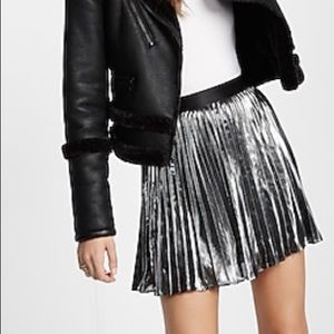 Express metallic skirt